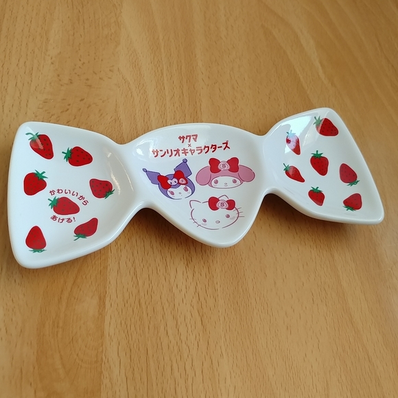 Sanrio x Sakuma Strawberry Milk Candy kuji candy tray - Picture 2 of 4